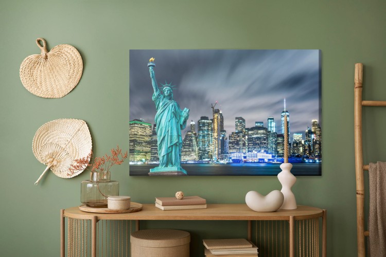 Obraz Na Płótnie Statua Wolności Na Tle Nowojorskich Drapaczy Chmur