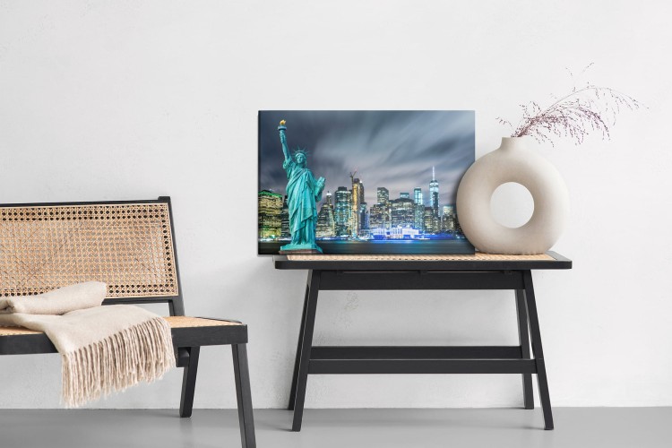 Obraz Na Płótnie Statua Wolności Na Tle Nowojorskich Drapaczy Chmur