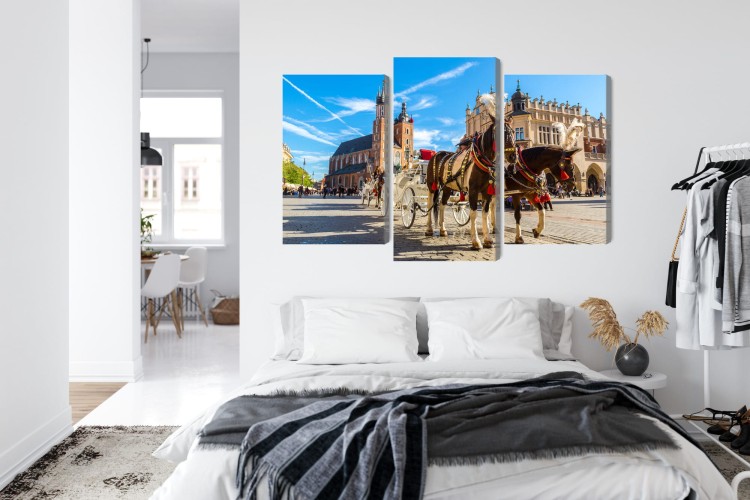 Obraz Wieloczęściowy Powozy Konne Na Krakowskim Rynku